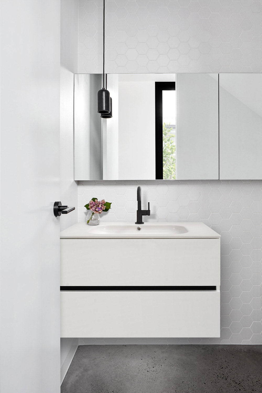 32 Inch High Gloss White Veneto Floating Bathroom Vanity